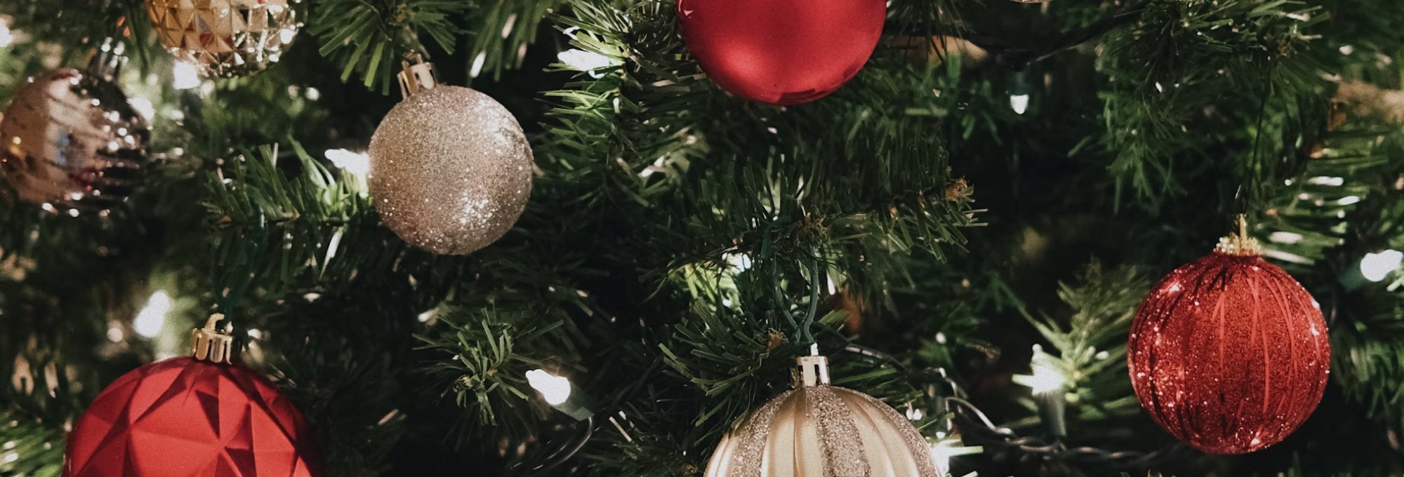 Christmas tree with red and gold ornaments